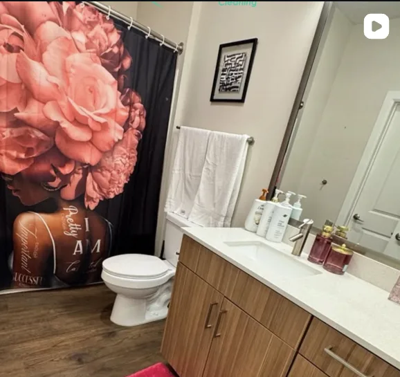 A freshly cleaned bathroom